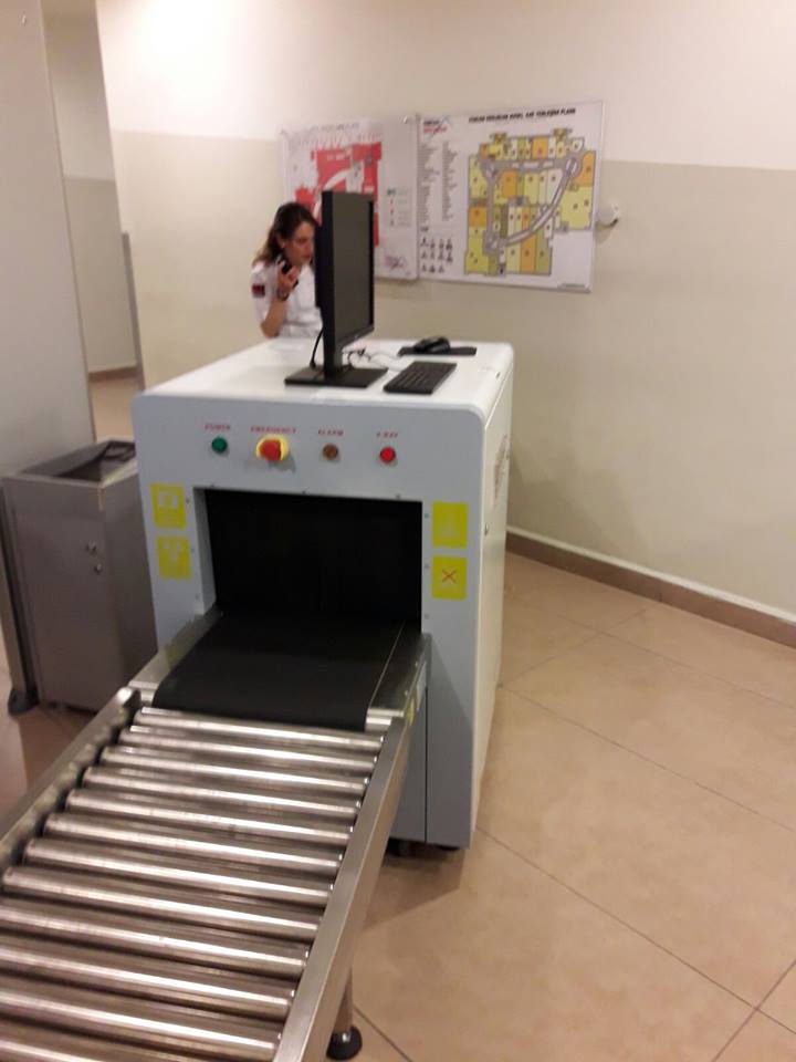 X-Ray Baggage Scanner for Security Screening